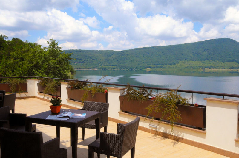 Relais Sans Soucis & Spa Ronciglione  Bagian luar foto